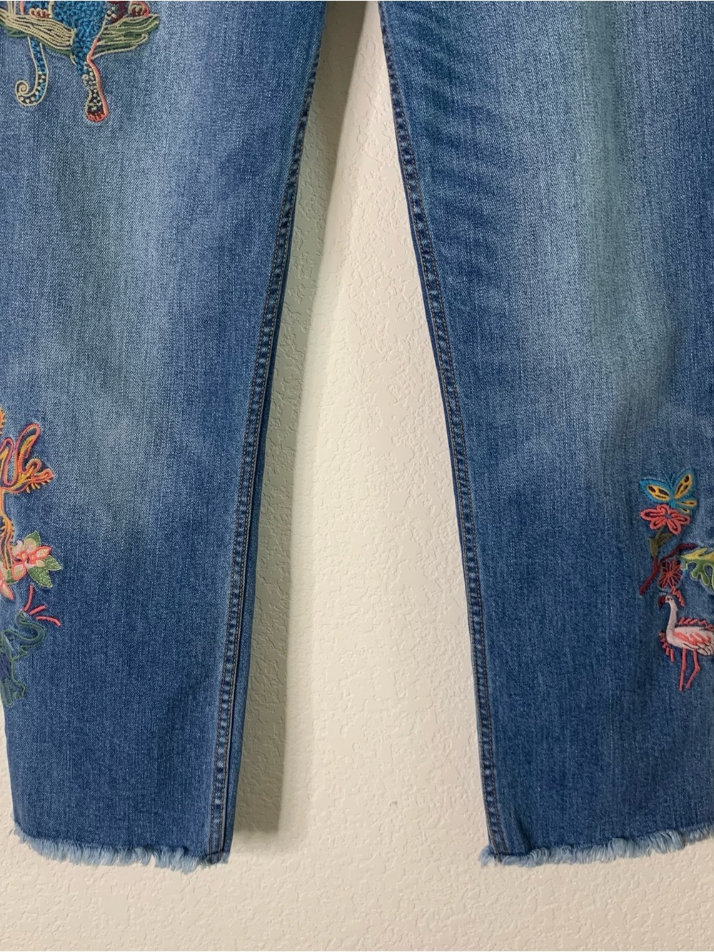 Johnny was Womens the cropped boyfriend embroidered mid rise jeans 29 - Picture 2 of 10